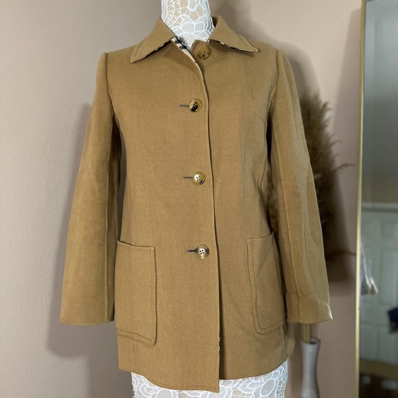 Authentic Burberry Coat - Picture 4 of 14
